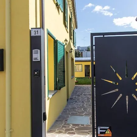 La Casa Gialla 3* ラヴェンナ