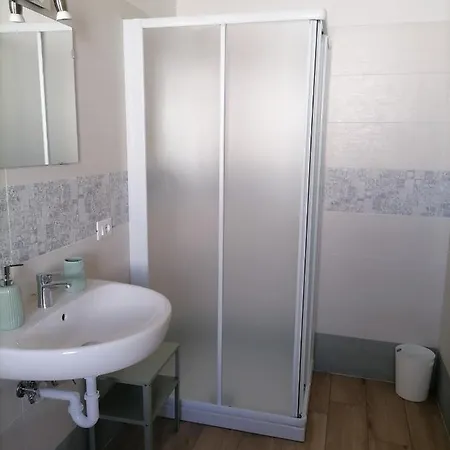 לינה וארוחת בוקר La Casa Gialla 3*