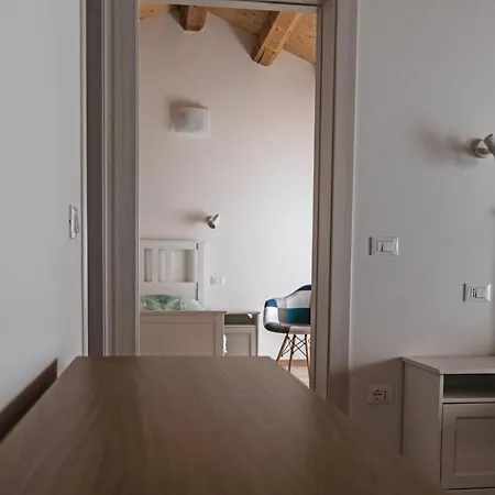 La Casa Gialla Bed & Breakfast *