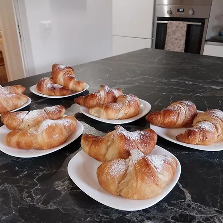 La Casa Gialla לינה וארוחת בוקר 3*