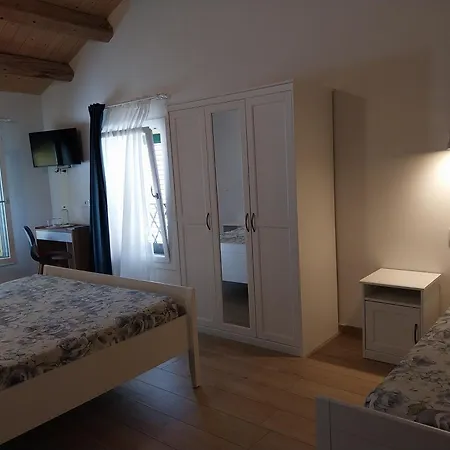 La Casa Gialla *
