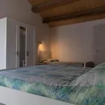 La Casa Gialla Bed & Breakfast