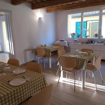 Nocleg ze śniadaniem La Casa Gialla 3*
